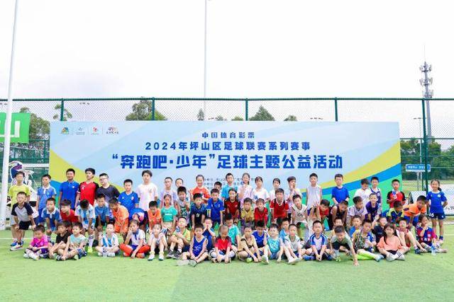 浙江村民无意发现神秘古代石窟，水底隐藏巨型宫殿